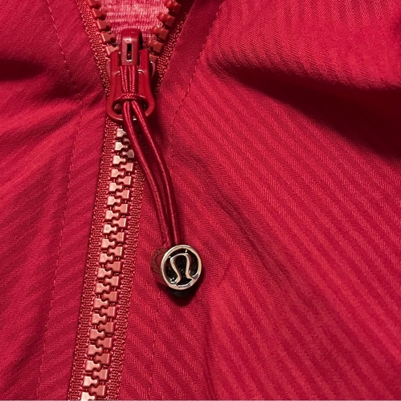 Lululemon In Flux Jacket in Cranberry Zip Up Red with Hood Size 8 - Picture 11 of 14